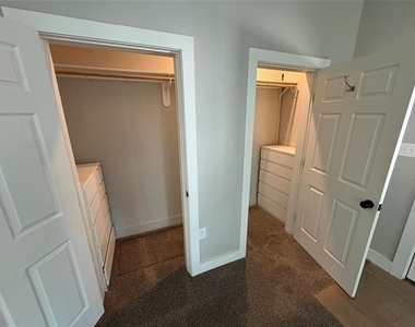 300 W Main Street - Photo Thumbnail 27