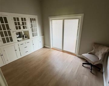 300 W Main Street - Photo Thumbnail 14