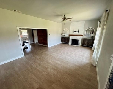 300 W Main Street - Photo Thumbnail 6