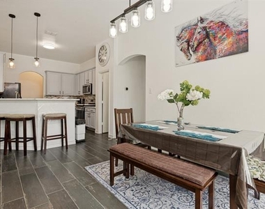 409 Creek Point Lane - Photo Thumbnail 4