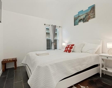409 Creek Point Lane - Photo Thumbnail 9