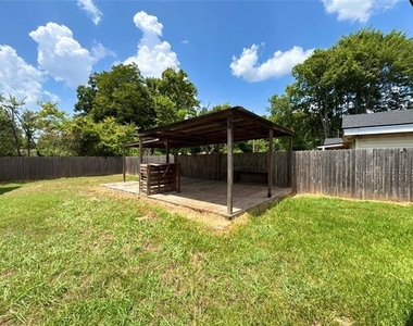 2905 Kirk Lane - Photo Thumbnail 10