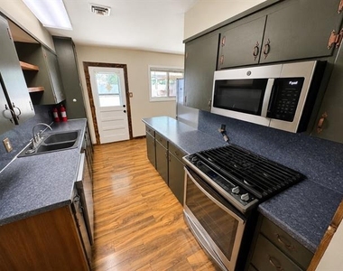2905 Kirk Lane - Photo Thumbnail 2