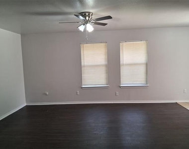 13651 Biggs Street - Photo Thumbnail 32