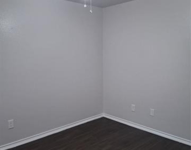 13651 Biggs Street - Photo Thumbnail 20