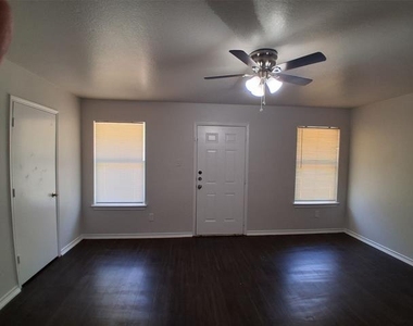 13651 Biggs Street - Photo Thumbnail 4