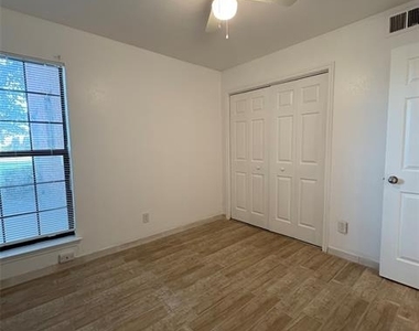 5913 Lake Hubbard Parkway - Photo Thumbnail 10