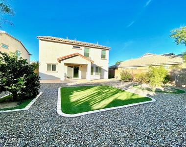 2019 E Lindrick Drive - Photo Thumbnail 3