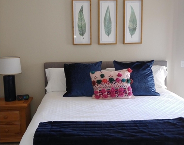 9151 W Greenway Road - Photo Thumbnail 20