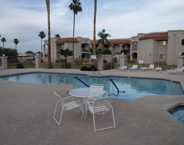 9151 W Greenway Road - Photo Thumbnail 34