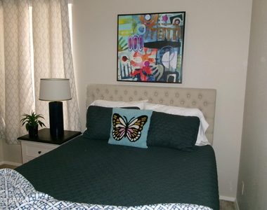 9151 W Greenway Road - Photo Thumbnail 48