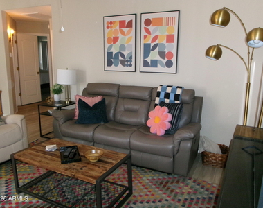 9151 W Greenway Road - Photo Thumbnail 18