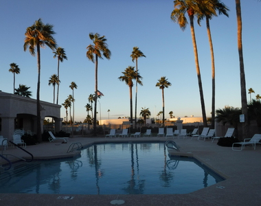 9151 W Greenway Road - Photo Thumbnail 32