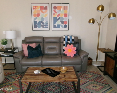 9151 W Greenway Road - Photo Thumbnail 15