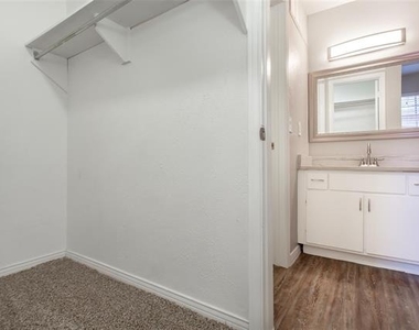 4319 Mckinney Avenue - Photo Thumbnail 17