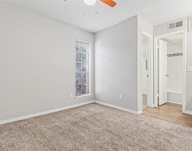 4319 Mckinney Avenue - Photo Thumbnail 13