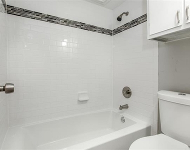 4319 Mckinney Avenue - Photo Thumbnail 16