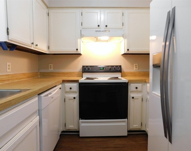3305 Gardenview Circle - Photo Thumbnail 6