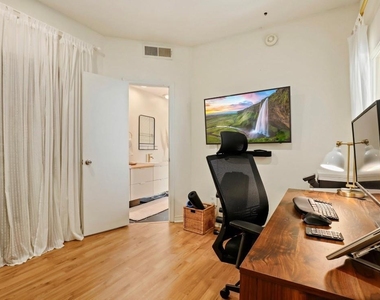 4034 Rawlins Street - Photo Thumbnail 9