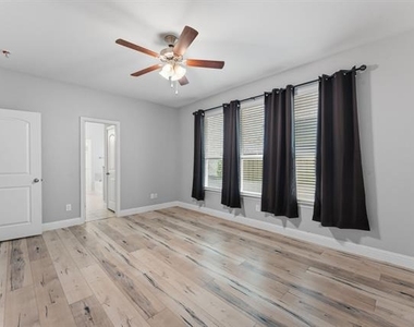 2104 Barx Drive - Photo Thumbnail 15