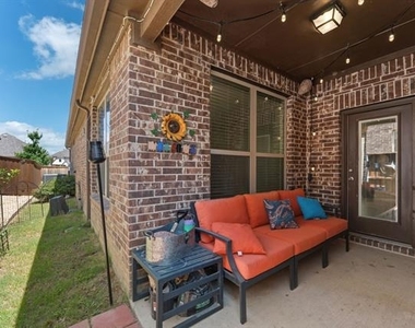 2104 Barx Drive - Photo Thumbnail 21