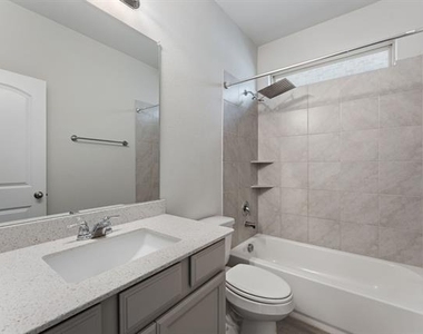 2104 Barx Drive - Photo Thumbnail 13