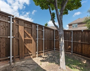 2104 Barx Drive - Photo Thumbnail 23