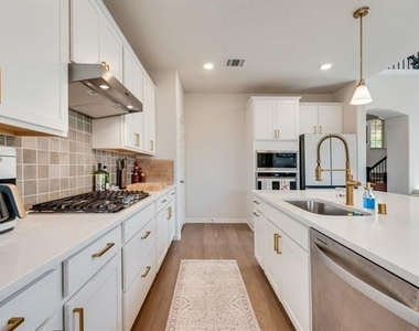 1220 Canuela Way - Photo Thumbnail 10