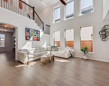 1220 Canuela Way - Photo Thumbnail 6