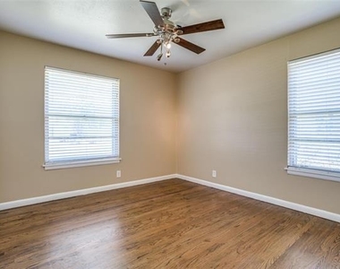 3724 Almazan Drive - Photo Thumbnail 10