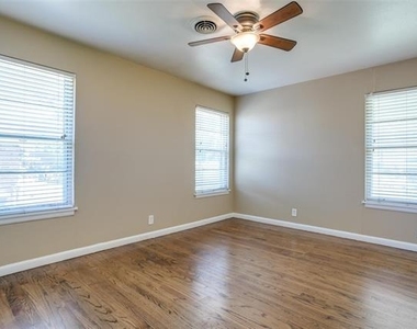 3724 Almazan Drive - Photo Thumbnail 9