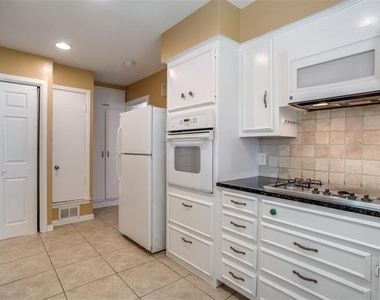 3724 Almazan Drive - Photo Thumbnail 5