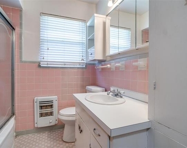 3724 Almazan Drive - Photo Thumbnail 8