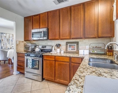 3732 Seguin Drive - Photo Thumbnail 10