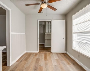 3112 Willow Park Street - Photo Thumbnail 10