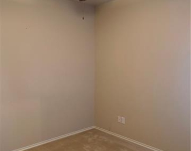9709 Straightaway Drive - Photo Thumbnail 15