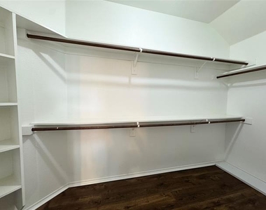 9709 Straightaway Drive - Photo Thumbnail 21