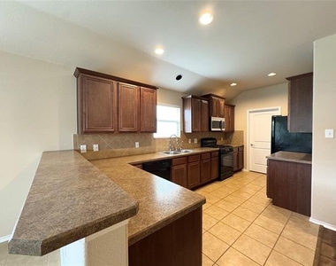 9709 Straightaway Drive - Photo Thumbnail 7