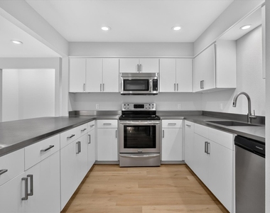 4919 Bryce Avenue - Photo Thumbnail 7
