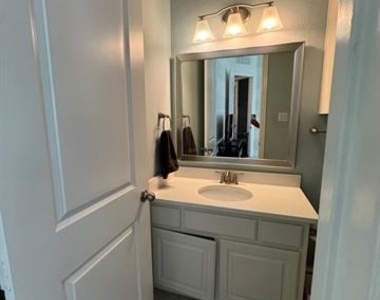 6133 Claridge Lane - Photo Thumbnail 20