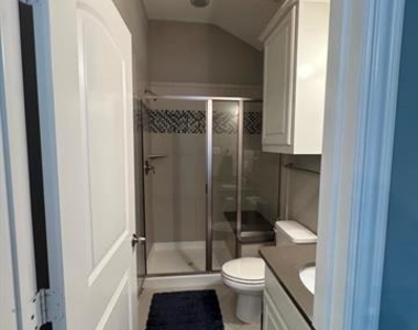 6133 Claridge Lane - Photo Thumbnail 22