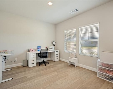 821 Buffalo Drive - Photo Thumbnail 5