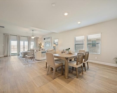 821 Buffalo Drive - Photo Thumbnail 4
