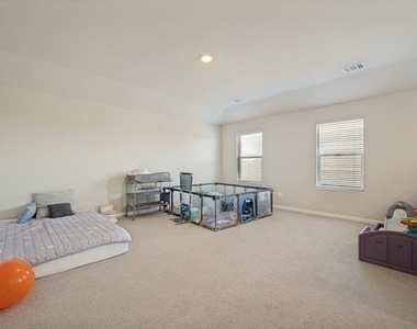 821 Buffalo Drive - Photo Thumbnail 10