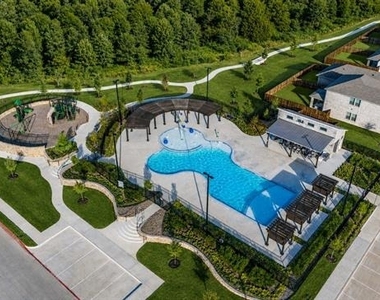 821 Buffalo Drive - Photo Thumbnail 12