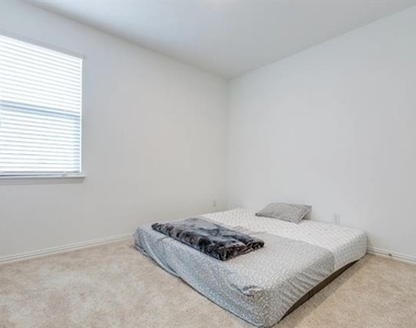 3917 Harper Street - Photo Thumbnail 6