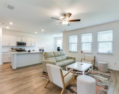 3917 Harper Street - Photo Thumbnail 3
