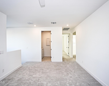773 W Lark Drive - Photo Thumbnail 17