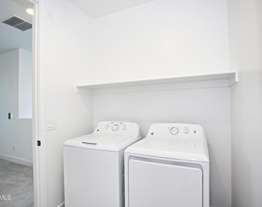773 W Lark Drive - Photo Thumbnail 37