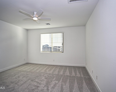773 W Lark Drive - Photo Thumbnail 18